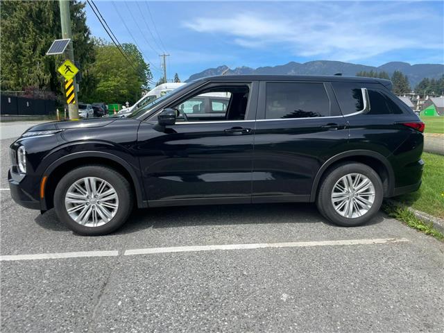 2024 Mitsubishi Outlander ES (Stk: 629608A) in North Vancouver - Image 2 of 14