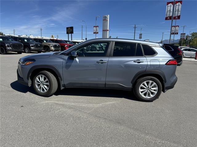 2022 Toyota Corolla Cross LE (Stk: V105704A) in Cranbrook - Image 2 of 20