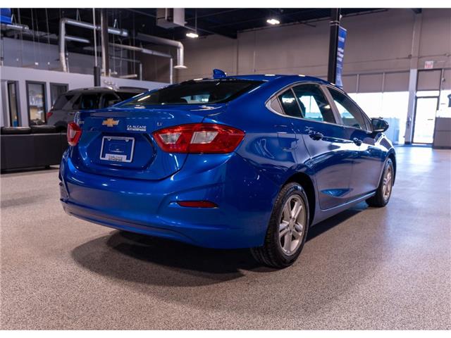 2017 Chevrolet Cruze LT Manual (Stk: R69274) in Calgary - Image 4 of 25