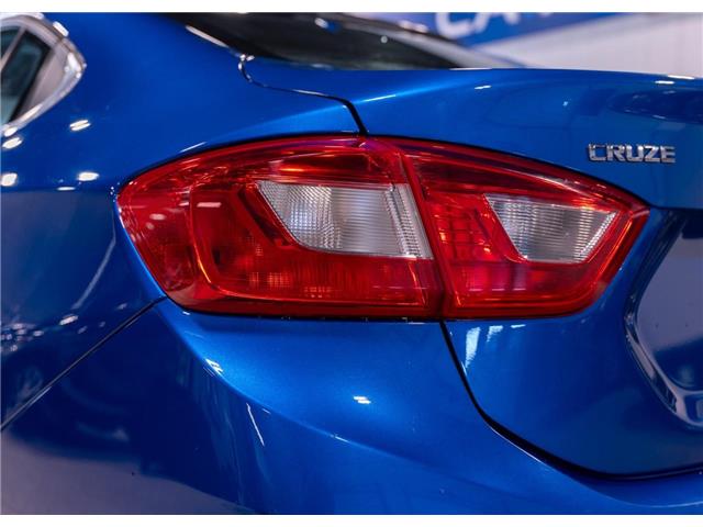 2017 Chevrolet Cruze LT Manual (Stk: R69274) in Calgary - Image 8 of 25