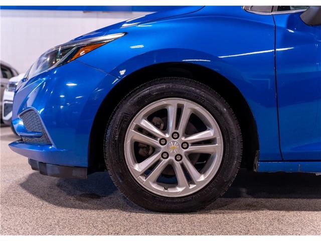 2017 Chevrolet Cruze LT Manual (Stk: R69274) in Calgary - Image 9 of 25