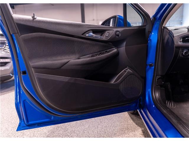 2017 Chevrolet Cruze LT Manual (Stk: R69274) in Calgary - Image 12 of 25