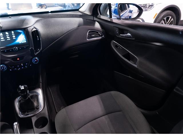 2017 Chevrolet Cruze LT Manual (Stk: R69274) in Calgary - Image 22 of 25