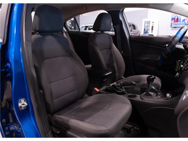 2017 Chevrolet Cruze LT Manual (Stk: R69274) in Calgary - Image 23 of 25