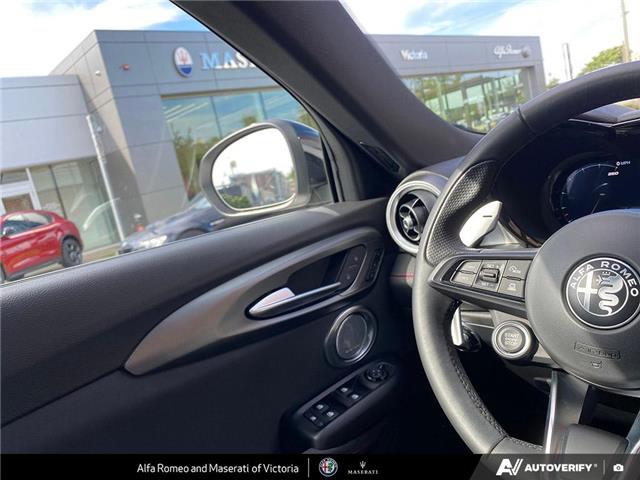 2025 Alfa Romeo Tonale PHEV Tributo (Stk: 912360) in Victoria - Image 16 of 24