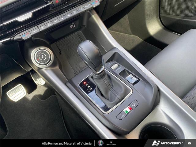 2025 Alfa Romeo Tonale PHEV Tributo (Stk: 912360) in Victoria - Image 17 of 24