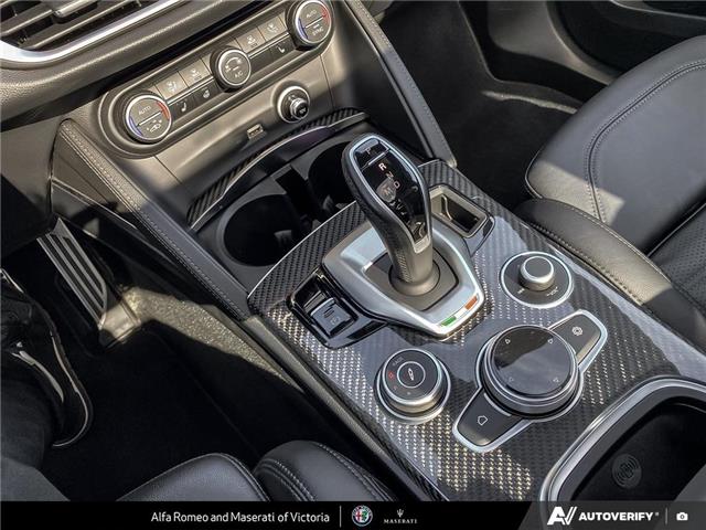 2022 Alfa Romeo Stelvio Quadrifoglio (Stk: 912500) in Victoria - Image 17 of 24