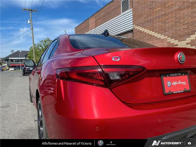 2022 Alfa Romeo Giulia ti (Stk: 912550) in Victoria - Image 9 of 23
