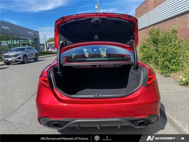 2022 Alfa Romeo Giulia ti (Stk: 912550) in Victoria - Image 10 of 23