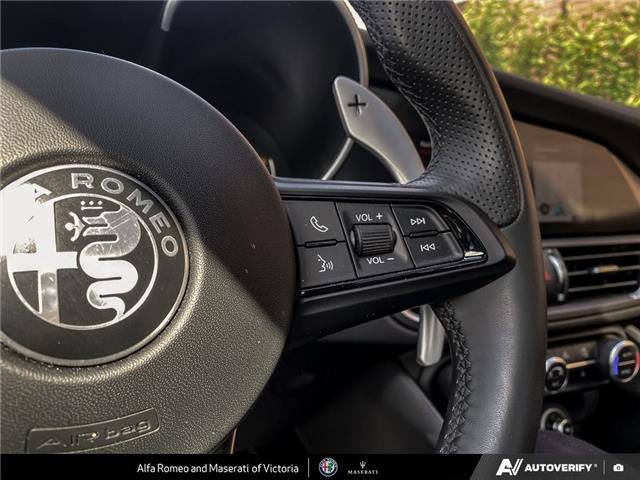 2022 Alfa Romeo Giulia ti (Stk: 912550) in Victoria - Image 14 of 23