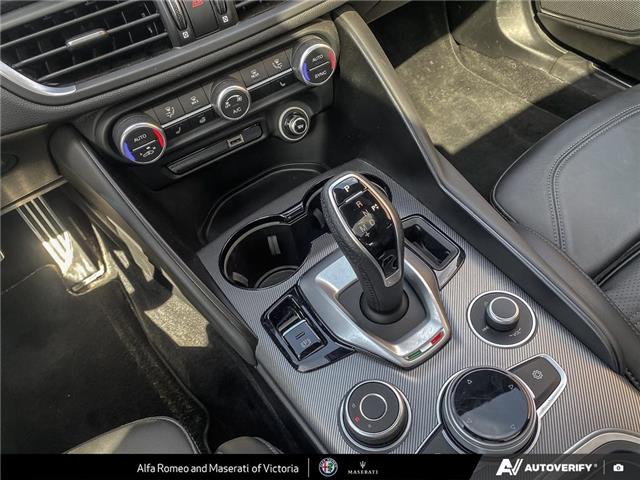 2022 Alfa Romeo Giulia ti (Stk: 912550) in Victoria - Image 16 of 23