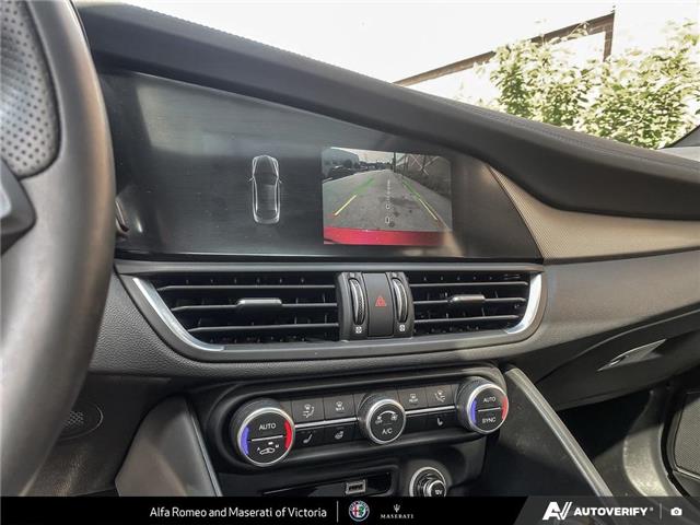 2022 Alfa Romeo Giulia ti (Stk: 912550) in Victoria - Image 17 of 23