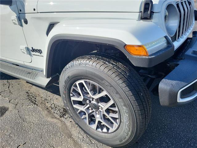 2026 Jeep Wrangler Sahara (Stk: 260320) in Windsor - Image 10 of 24