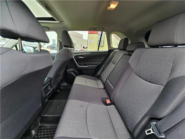 2021 Toyota RAV4 XLE (Stk: P3827) in Bowmanville - Image 19 of 28