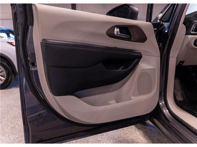 2023 Chrysler Grand Caravan SXT (Stk: B69425) in Calgary - Image 10 of 23