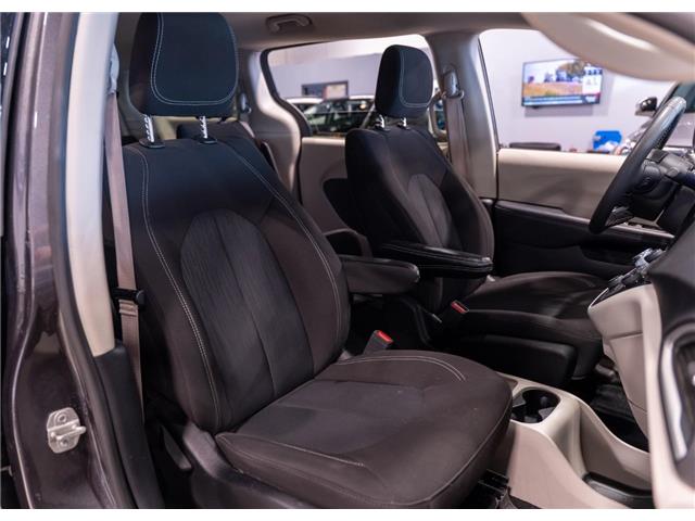 2023 Chrysler Grand Caravan SXT (Stk: B69425) in Calgary - Image 22 of 23