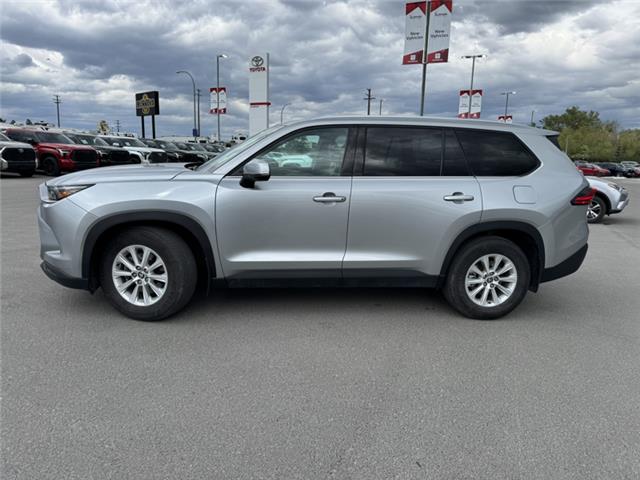 2024 Toyota Grand Highlander XLE (Stk: X011403A) in Cranbrook - Image 2 of 17
