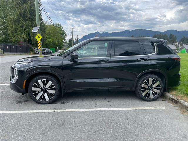 2026 Mitsubishi Outlander GT (Stk: 614803) in North Vancouver - Image 2 of 13