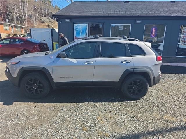 2018 Jeep Cherokee Trailhawk (Stk: ZTHL) in Sudbury - Image 2 of 17 2018 Jeep Cherokee Trailhawk (Stk: ZTHL) in Sudbury - Image 2 of 17