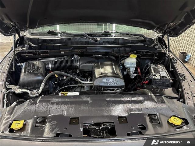 2021 RAM 1500 Classic SLT (Stk: 166162) in London - Image 10 of 26