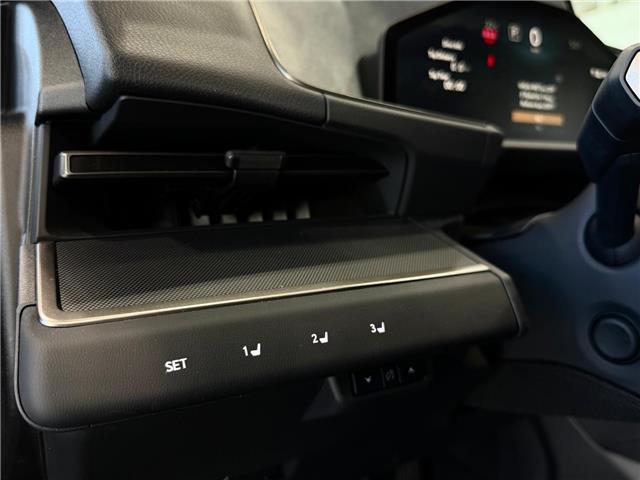 2026 Lexus ES 350e Base (Stk: 260806) in Calgary - Image 13 of 25 2026 Lexus ES 350e Base (Stk: 260806) in Calgary - Image 13 of 25