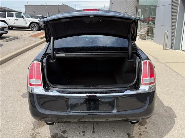 2014 Chrysler 300C Base (Stk: U11142A) in London - Image 6 of 25