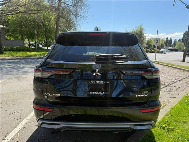 2026 Mitsubishi Outlander PHEV SEL (Stk: 615984) in North Vancouver - Image 5 of 13 2026 Mitsubishi Outlander PHEV SEL (Stk: 615984) in North Vancouver - Image 5 of 13