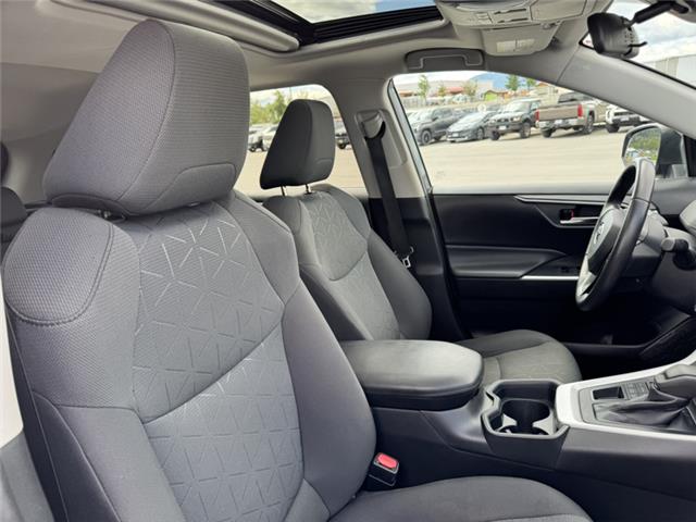 2020 Toyota RAV4 XLE (Stk: C087420M) in Cranbrook - Image 11 of 20