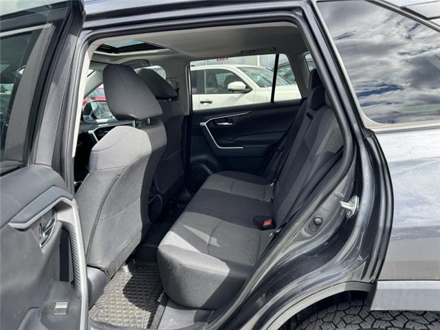 2020 Toyota RAV4 XLE (Stk: C087420M) in Cranbrook - Image 13 of 20