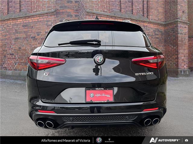 2022 Alfa Romeo Stelvio Quadrifoglio (Stk: 912420) in Victoria - Image 5 of 25