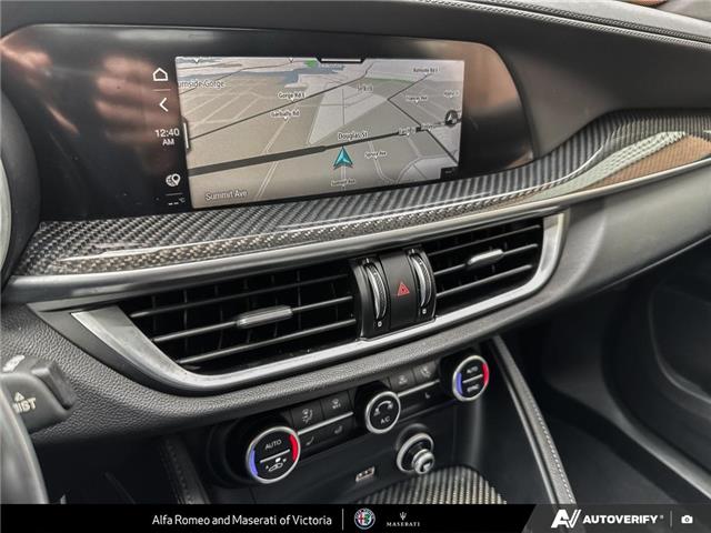 2022 Alfa Romeo Stelvio Quadrifoglio (Stk: 912420) in Victoria - Image 19 of 25