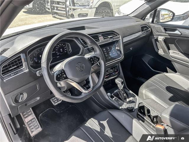 2024 Volkswagen Tiguan Comfortline R-Line Black Edition (Stk: KU0525) in Okotoks - Image 7 of 18