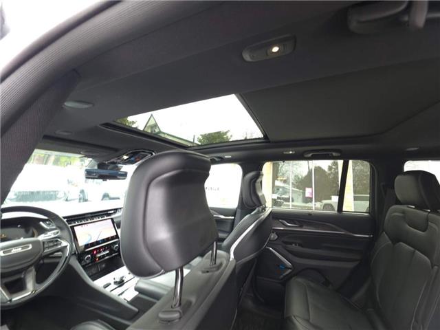 2022 Jeep Grand Cherokee Overland (Stk: 25033A) in New Hamburg - Image 16 of 20