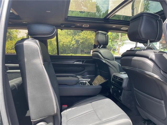 2023 Jeep Grand Wagoneer Series II (Stk: 23022) in New Hamburg - Image 9 of 11