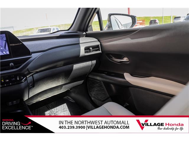 2024 Lexus UX 250h Base (Stk: B9118) in Calgary - Image 30 of 33