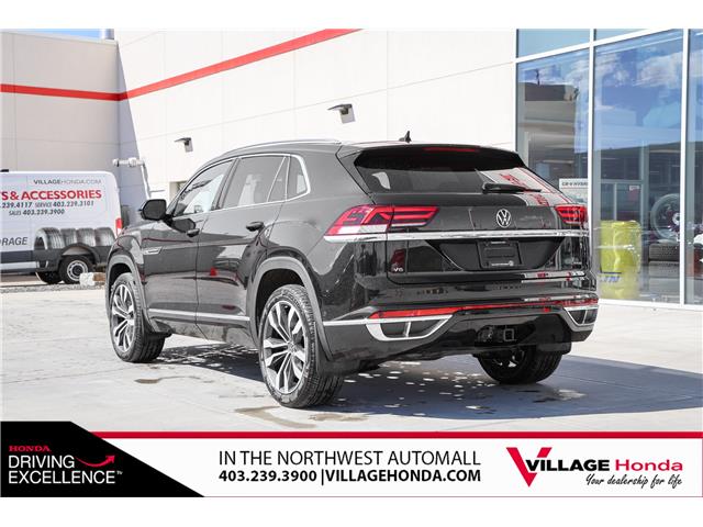 2023 Volkswagen Atlas Cross Sport 3.6 FSI Execline (Stk: TVW9081) in Calgary - Image 7 of 33