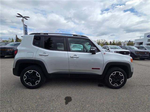 2015 Jeep Renegade Trailhawk (Stk: SA-1725A) in Calgary - Image 4 of 15 2015 Jeep Renegade Trailhawk (Stk: SA-1725A) in Calgary - Image 4 of 15