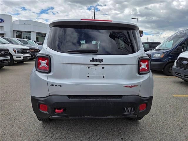 2015 Jeep Renegade Trailhawk (Stk: SA-1725A) in Calgary - Image 5 of 15 2015 Jeep Renegade Trailhawk (Stk: SA-1725A) in Calgary - Image 5 of 15
