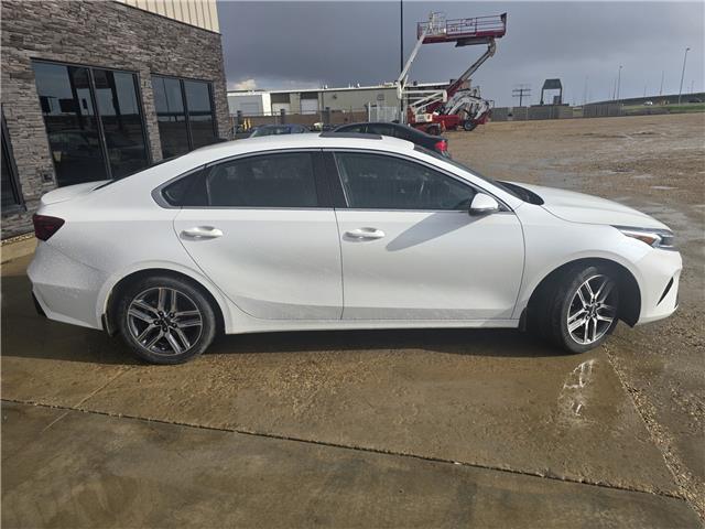 2023 Kia Forte EX+ in Saskatoon - Image 4 of 12