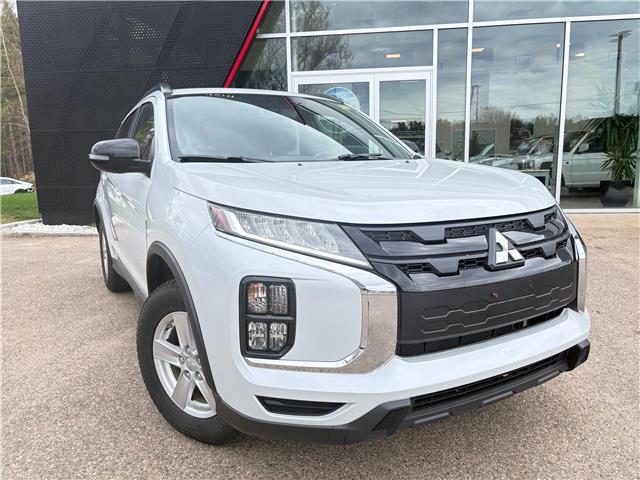 2023 Mitsubishi RVR LE