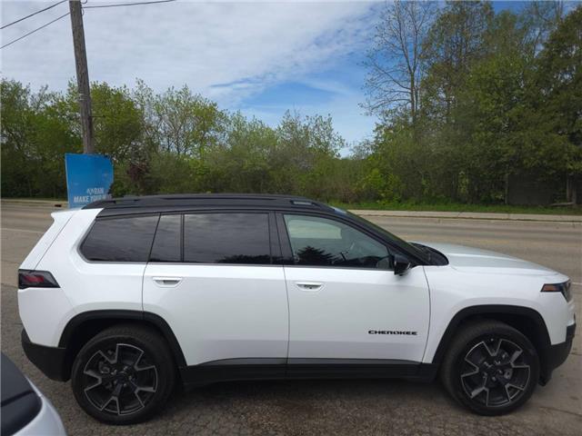 2026 Jeep Cherokee Overland (Stk: 26031) in New Hamburg - Image 4 of 24