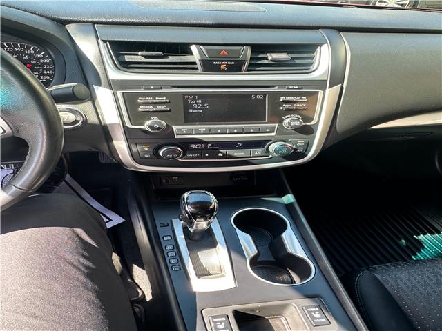 2016 Nissan Altima 2.5 SV (Stk: N347645) in Scarborough - Image 5 of 10