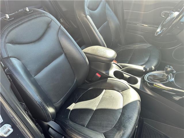 2014 Kia Soul Two-Tone Fathom Blue/White Special Edition (Stk: K076221) in Scarborough - Image 7 of 16