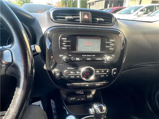 2014 Kia Soul Two-Tone Fathom Blue/White Special Edition (Stk: K076221) in Scarborough - Image 10 of 16