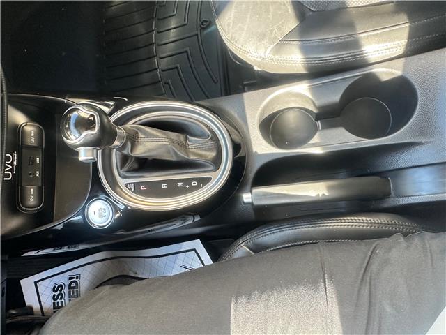 2014 Kia Soul Two-Tone Fathom Blue/White Special Edition (Stk: K076221) in Scarborough - Image 11 of 16