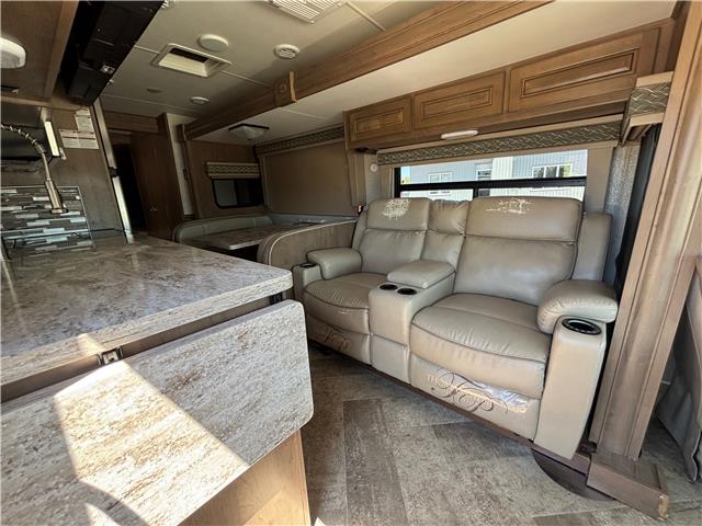 2018 Ford F-53 Motorhome Chassis Base (Stk: P530) in Pembroke - Image 5 of 11 2018 Ford F-53 Motorhome Chassis Base (Stk: P530) in Pembroke - Image 5 of 11