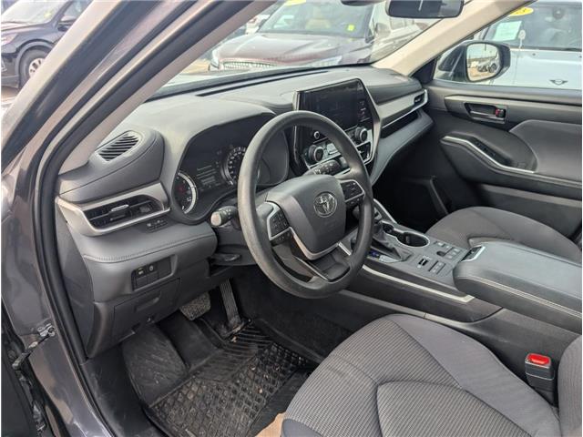 2024 Toyota Highlander LE (Stk: 19524) in Calgary - Image 2 of 27