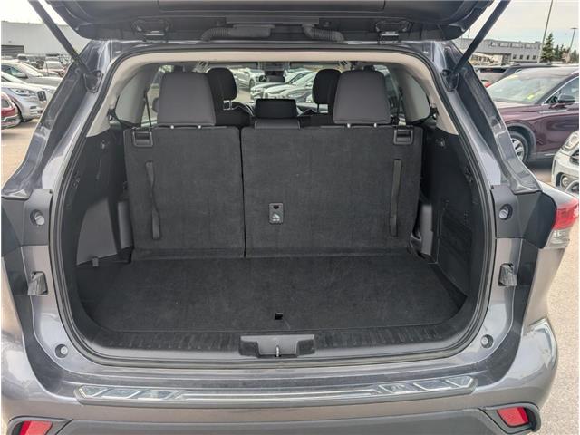 2024 Toyota Highlander LE (Stk: 19524) in Calgary - Image 6 of 27