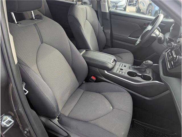 2024 Toyota Highlander LE (Stk: 19524) in Calgary - Image 13 of 27
