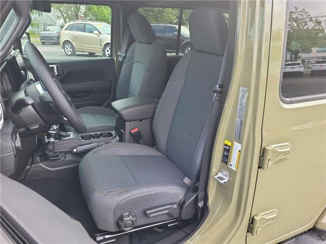 2026 Jeep Wrangler Sahara (Stk: 260329) in Windsor - Image 13 of 24